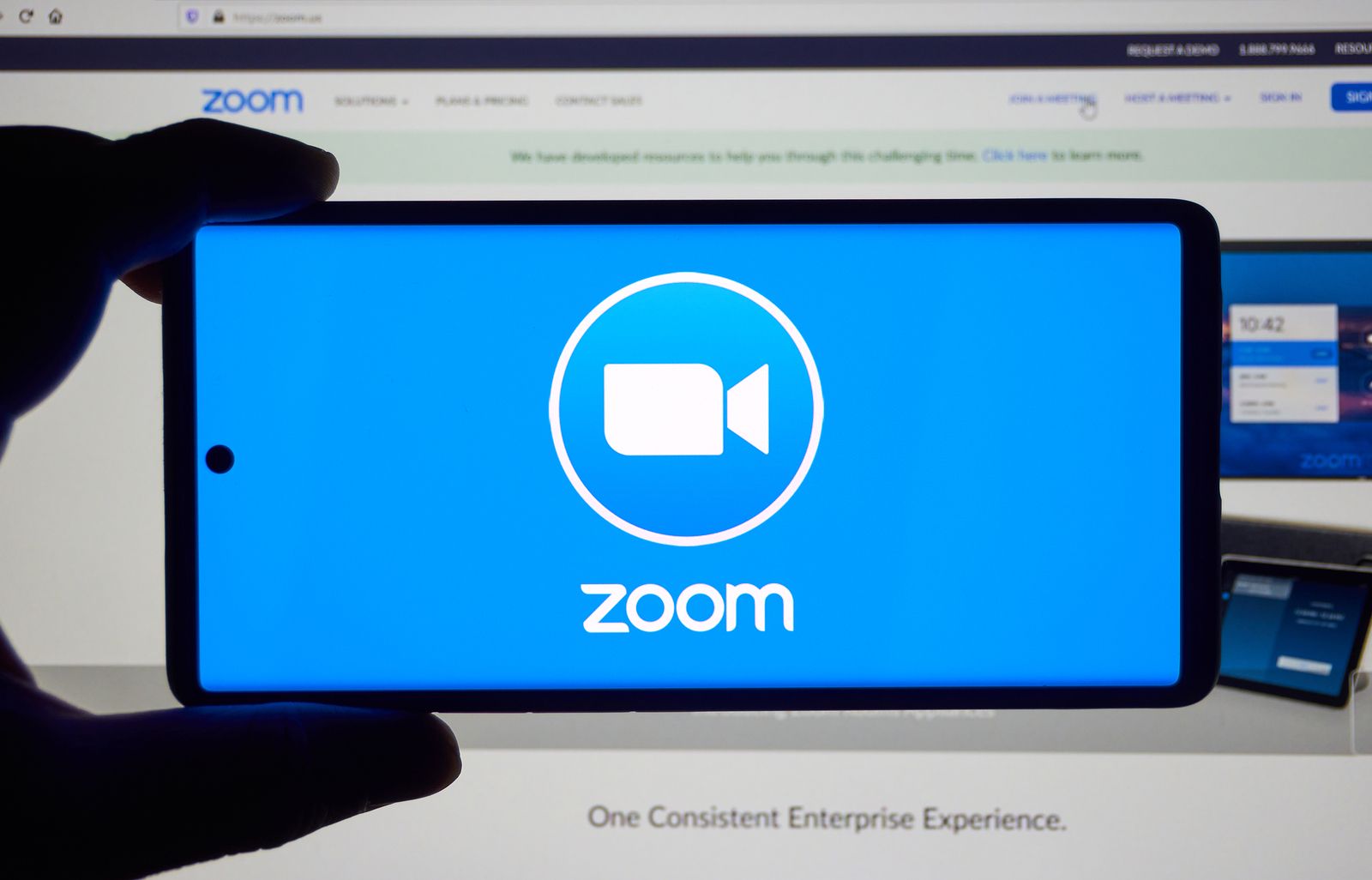 Як працювати й поводитися в Zoom: поради для учнів і вчителів