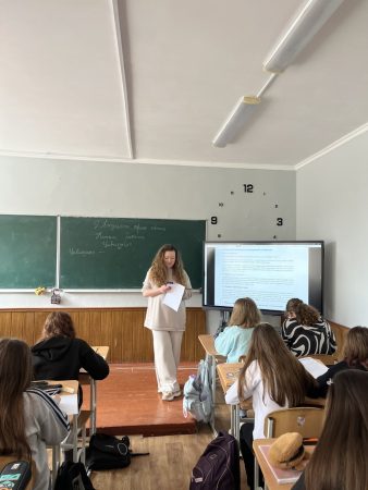 21 квітня в рамках проєкту Dеcide для учнів 9-А класу відбулося заняття на тему «Як справити хороше враження на співбесіді»